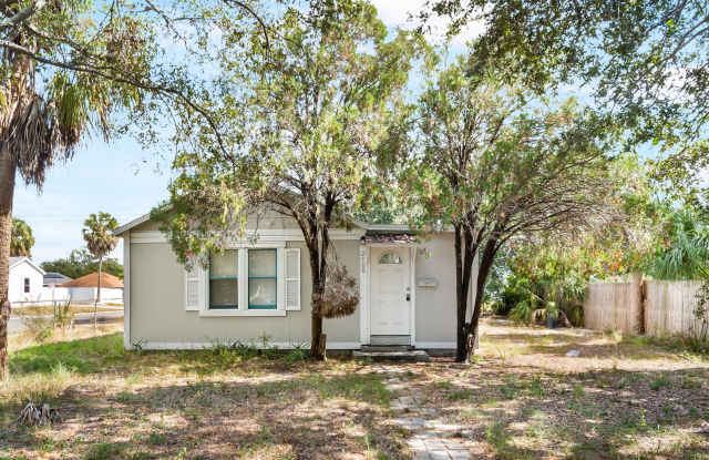 Charming 2 Bed, 2 Bath Newly Remodeled Home Corner Lot in St. Pete! photos photos