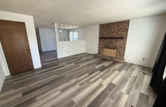 212 Tausick Way photos photos