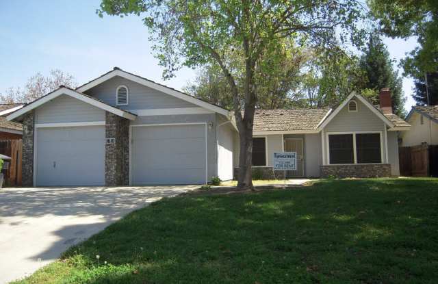 Lovely Home - 1610 South Tommy Street, Visalia, CA 93277