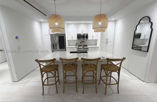 4712 SW 64th Ct Gallery 3