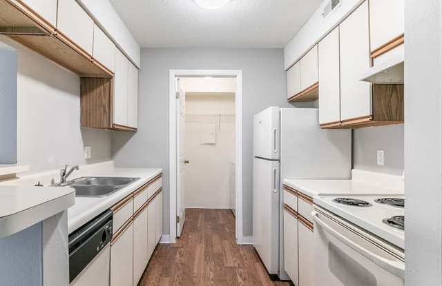 Runaway Bay Apartments photos photos