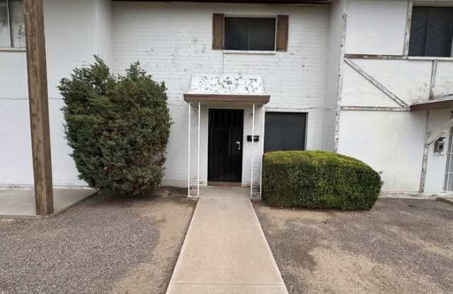 4606 North 71st Lane Gallery 1