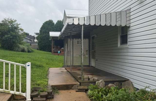 451 Center St photos photos