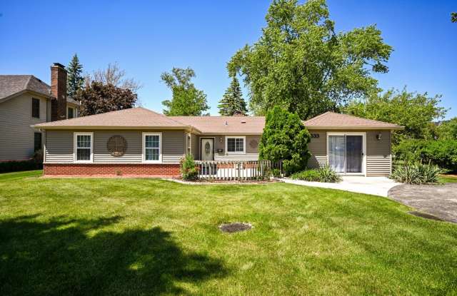 533 Ranch Road - 533 Ranch Road, Wheaton, IL 60187