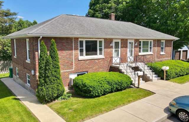 316 N Locust Street - 316 North Locust Street, Sycamore, IL 60178