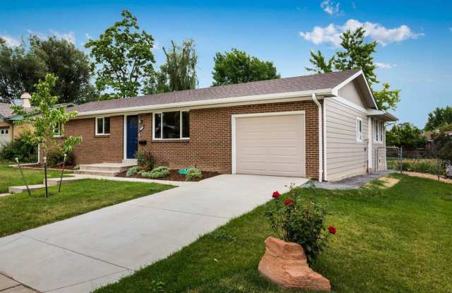 Modern 3 Bedroom 1 Bath Near Downtown Longmont! photos photos