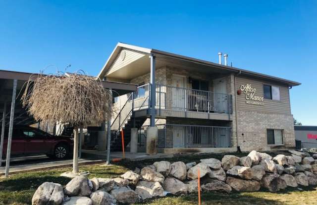 Beautifully updated apartment near WSU and McKay Dee. Gallery 4