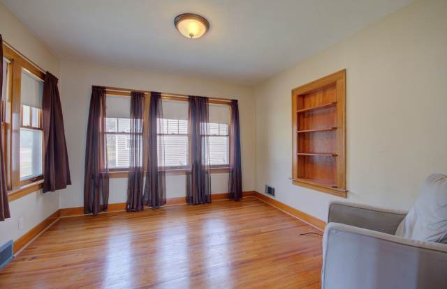 Charming 2 bd 1 ba bungalow Joliet photos photos