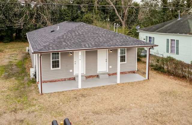Completely Remodeled One Bedroom Home! Gallery 4