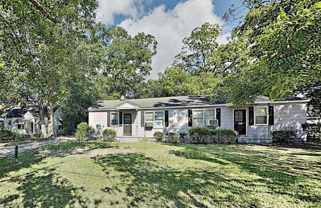 323 N Magnolia St photos photos
