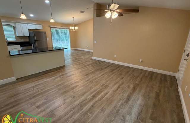 9121 N Hammond Way Gallery 2