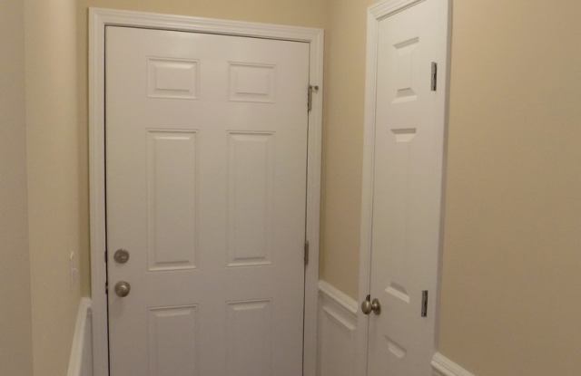 Town Home in Pooler! Move-In Ready Gallery 3