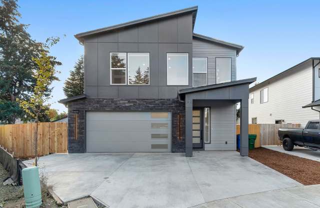 Newer Construction 3 Bedroom in a Cul-de-sac Gallery 1