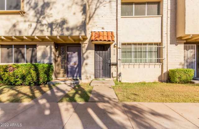 Great Location in Scottsdale! 2 bedroom, 1.5 bath, community pool photos photos