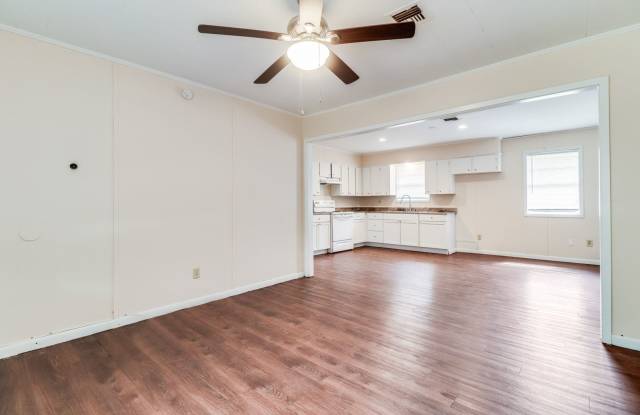 Cozy  Convenient Home at 818 Saint Anne Street, Carencro, LA photos photos