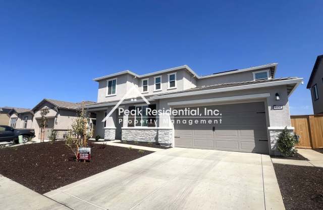 Beautiful 5bd/3ba Rancho Cordova Home with 3 Car Garage Gallery 4