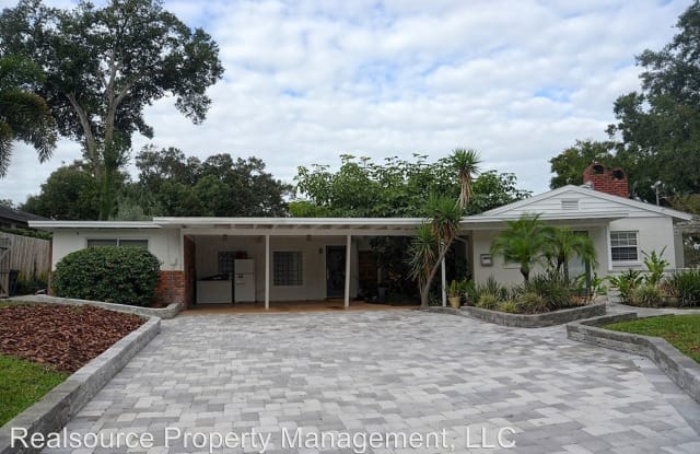 37 Minnehaha Circle - 37 Minnehaha Circle, Maitland, FL 32751