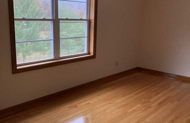 30 Mansfield Dr Gallery 4