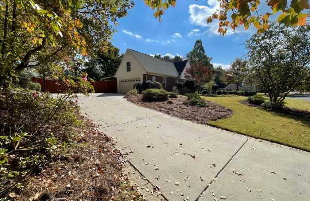 Large 4/4 House in Maplewood $2,795 photos photos