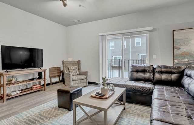 Pinnacle Villages - Waverly Gallery 2