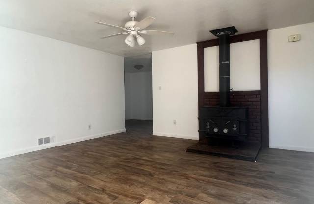 705 N Heights Dr Gallery 3