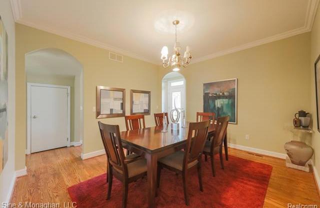 155 LAKEVIEW Avenue Gallery 4