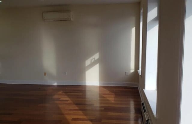 301 Brightwater Ct Gallery 2