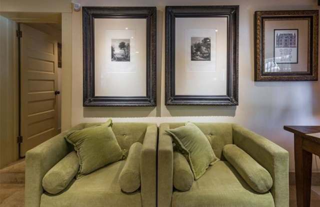 335 Augusta Avenue SE Gallery 3