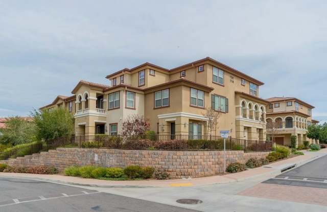 Tri-Level Townhome Located In Sky Ranch photos photos