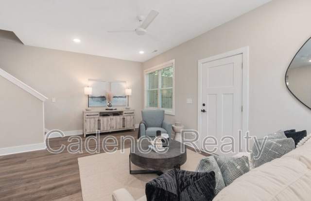 1747 Perimeter Loop Gallery 4