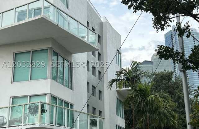 1650 Brickell Ave Gallery 2