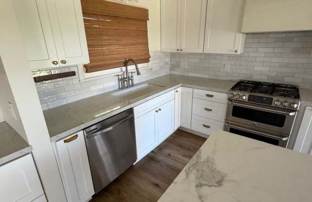 3 Bedrooms 2 baths house fully remodeled. Gallery 1