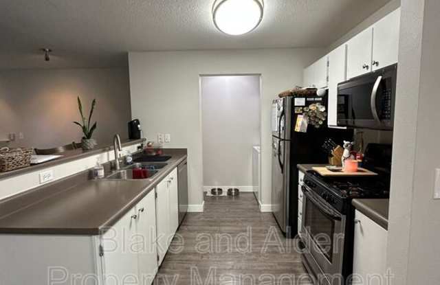 15076 NW Central Dr Gallery 4