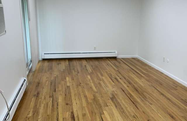 1727 E 14 Mile Road Gallery 4
