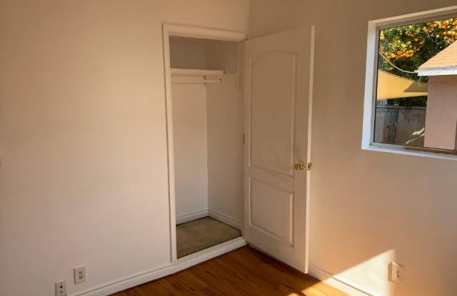 906 E 101ST STREET Gallery 4