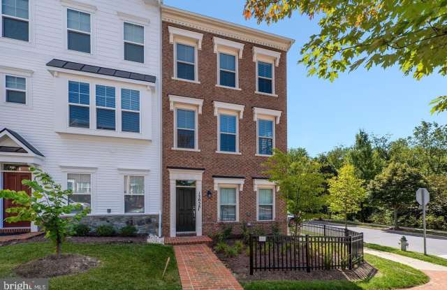 13058 CLARKSBURG SQUARE ROAD photos photos