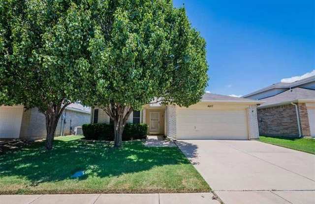 4417 Centennial Court - 4417 Centennial Court, Fort Worth, TX 76244