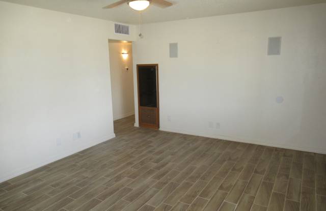 3441 W DAHLIA Drive Gallery 4