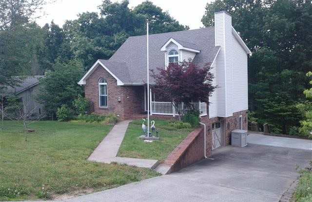 157 Whitehall Dr - 157 Whitehall Drive, Clarksville, TN 37042