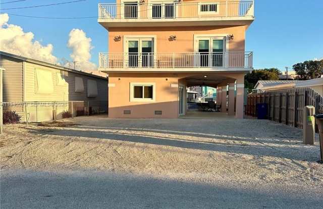 1516 Aqueduct Ln photos photos