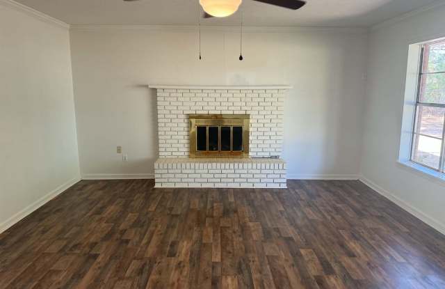 204 River Oaks Dr Gallery 4