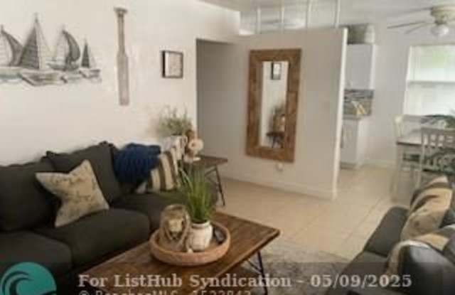 841 NE 40th St photos photos