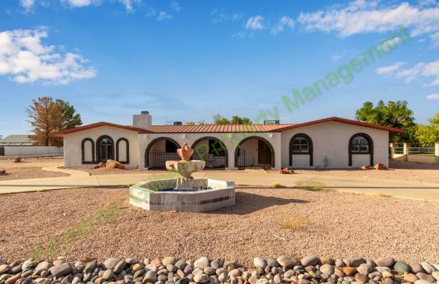 Beautiful Gilbert Home with Shared Pool — Perfect Location  Modern Upgrades! photos photos