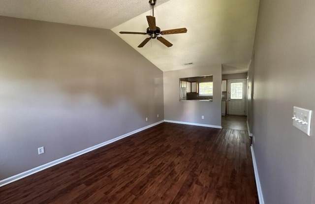 204 Live Oak Court Gallery 2