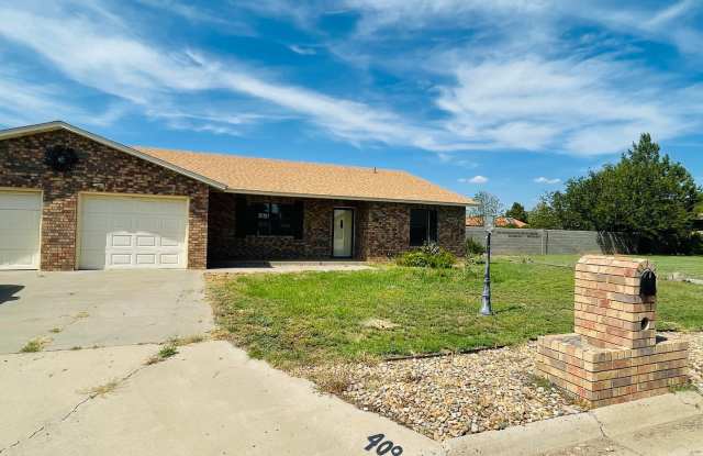 Comfort Meets Space: 1,759 Sq Ft of Perfect Living for Rent! - 409 Monticello Parkway Drive, Portales, NM 88130