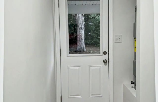 Charming 3BR/2BA Home in Fayetteville – Great Location | First Full Month Rent Free Gallery 3