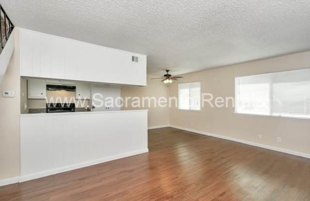 Spacious 2bd/1ba Foothill Farms Area Fourplex with Carport Gallery 4