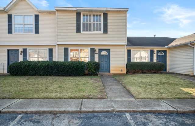 319 Quincy Avenue - 1 photos photos