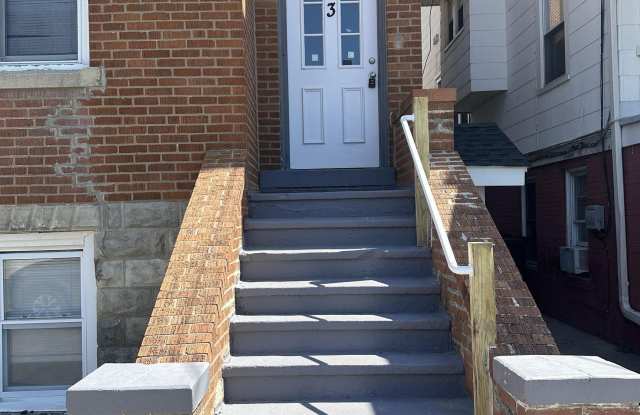 9 N Rosborough Ave Gallery 1