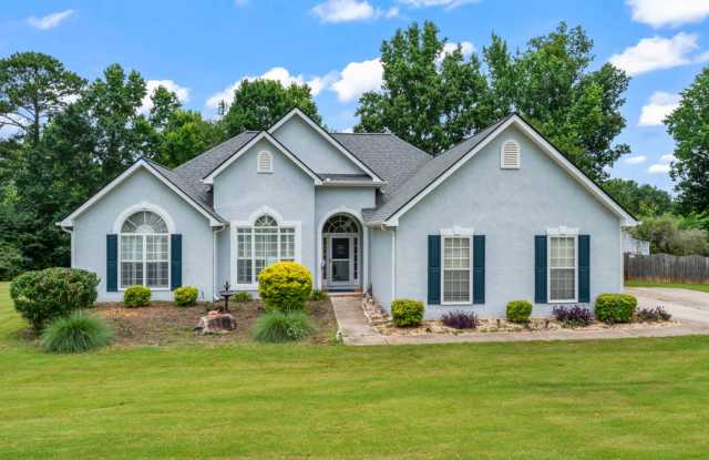 3 Bedrooms 2 baths in McDonough on 1 acre waterfront backyard with private dock. photos photos